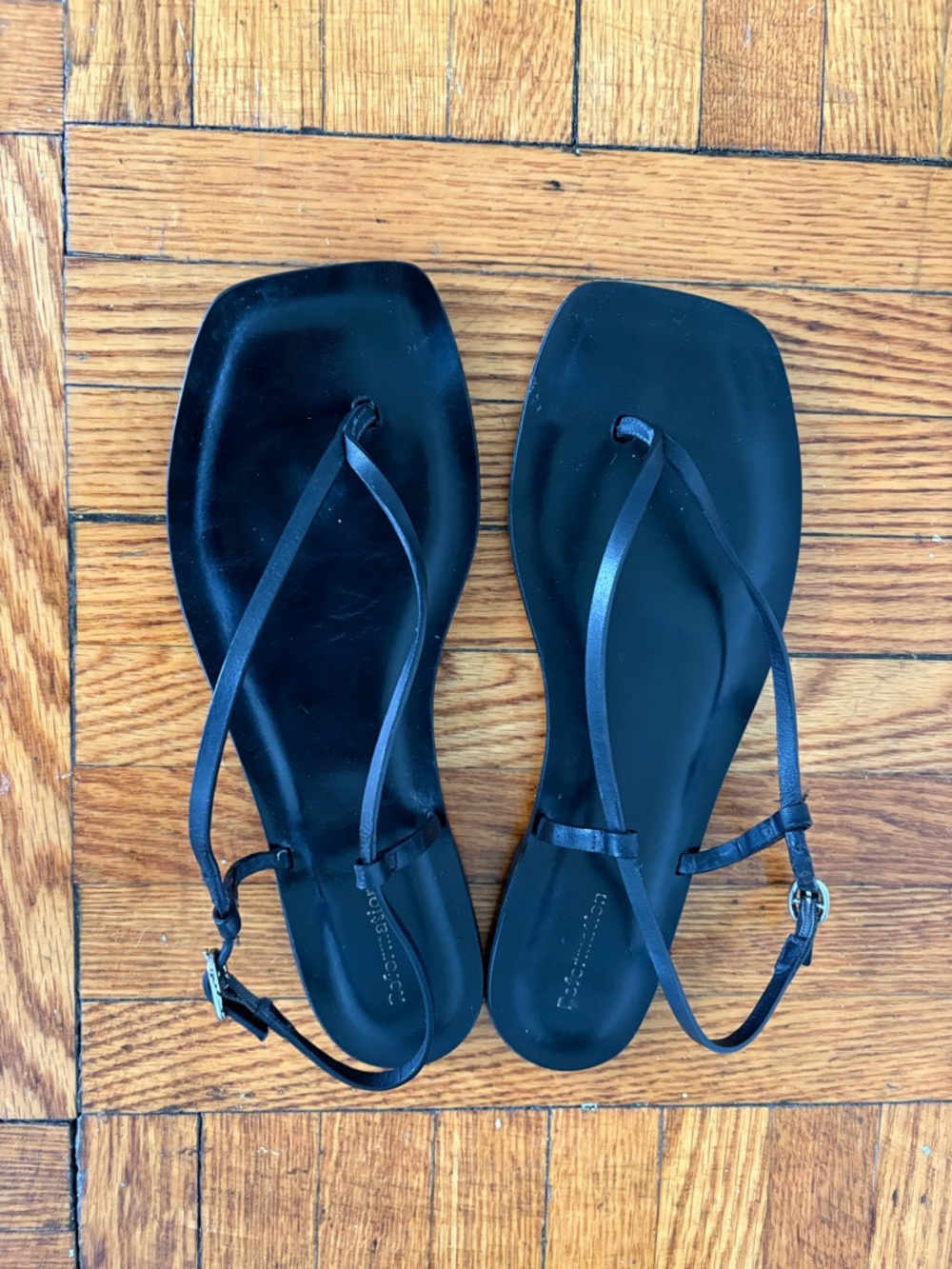 Reformation Black Thong Slim-Strap Square-Toe Sandals - Picture 3 of 4